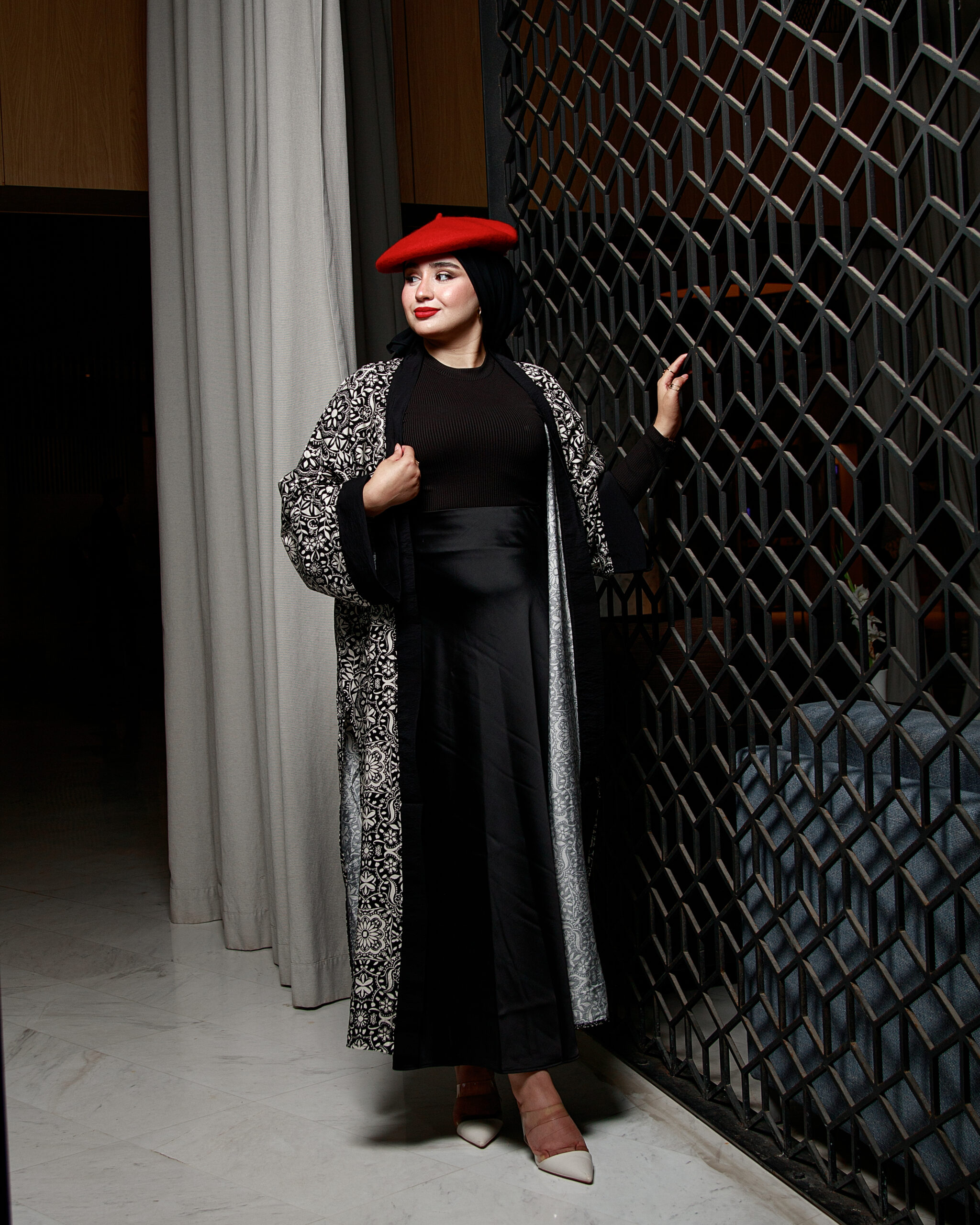 Her Majesty Abaya - Image 2