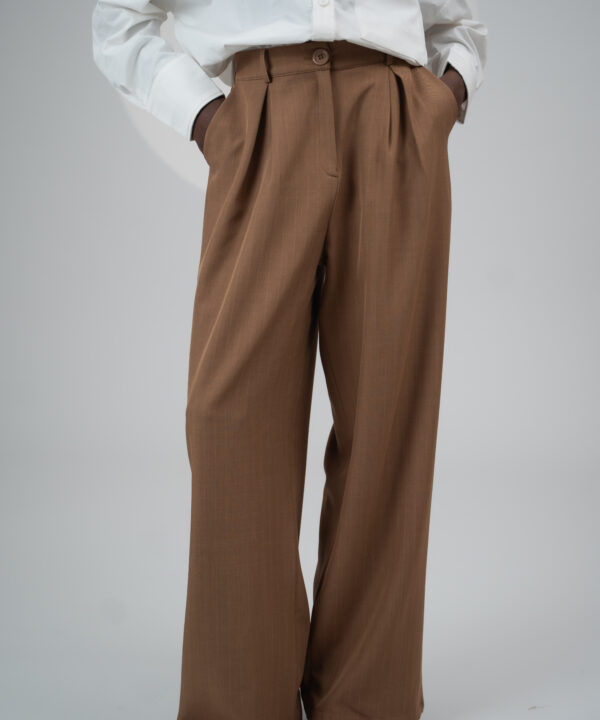 The wide essential pant